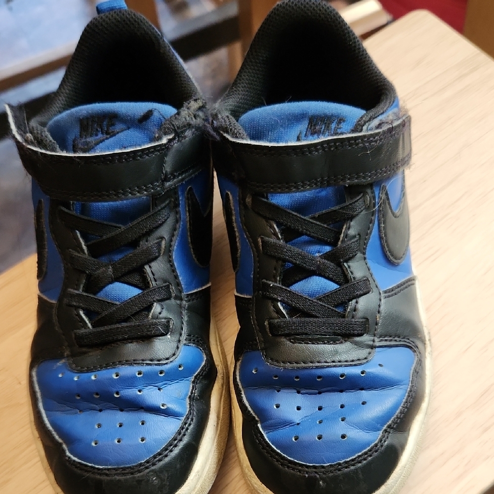 Nike Kids Blue and Black Velcro Lace-Up Sneakers